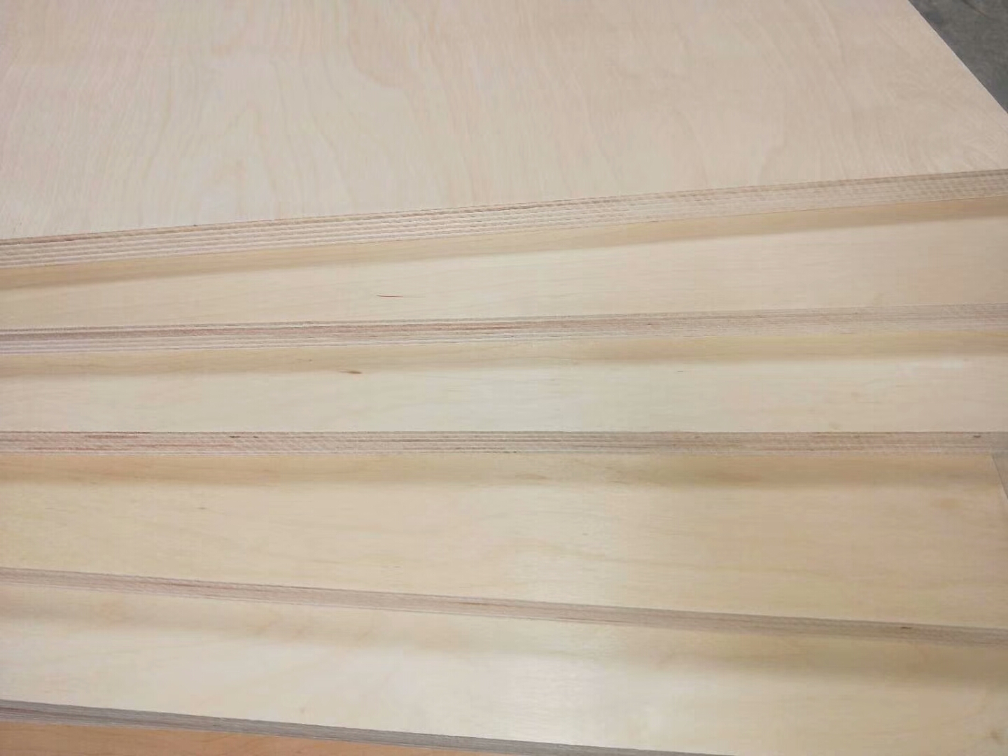 High Quality 12mm 15mm 18mm Cabinet Grade Waterproof Phenolic Glue 100% Full B/B Birch Plywood for Furniture
