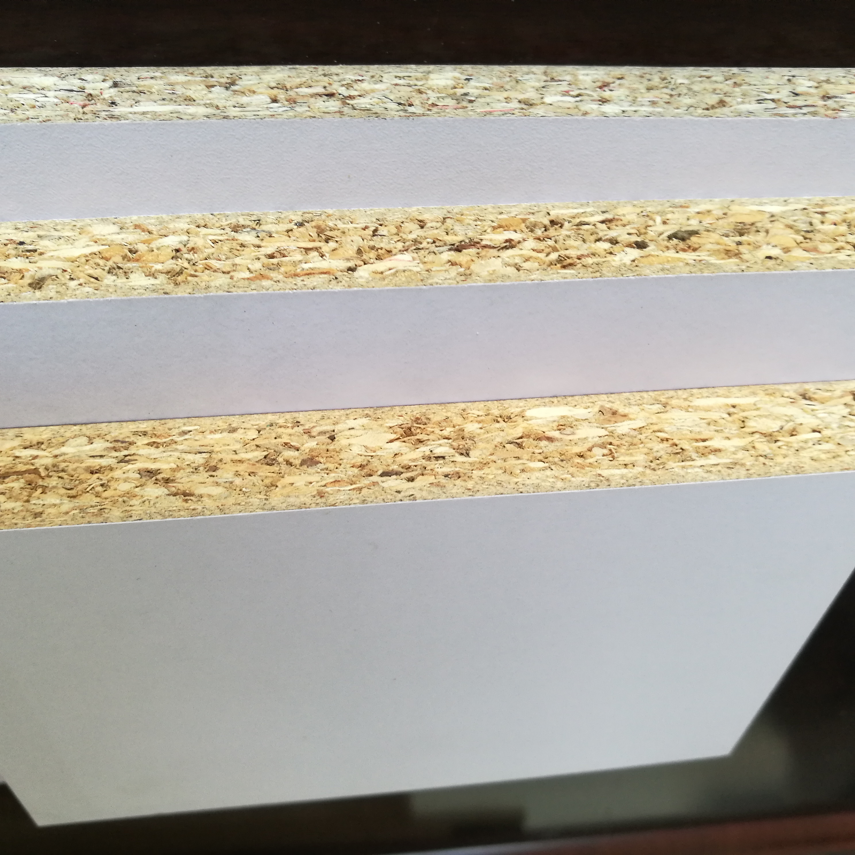 E1 Glue Moisture Resistant Water Resistant Particle Board/Chipboard For Furniture