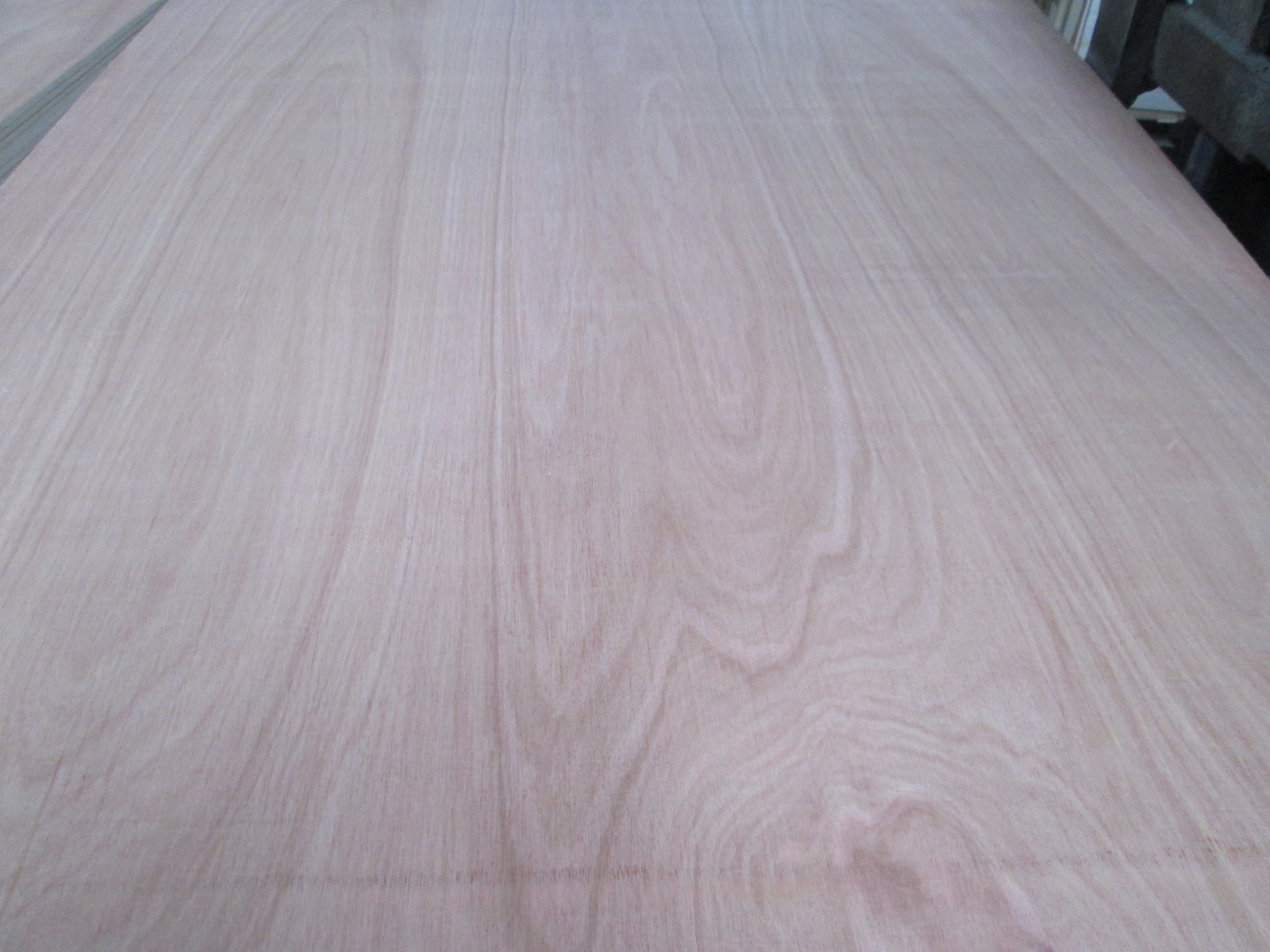 Pencil Cedar/Okoume/Bintangor Veneer Poplar Core Commercial Plywood for Furniture Usage